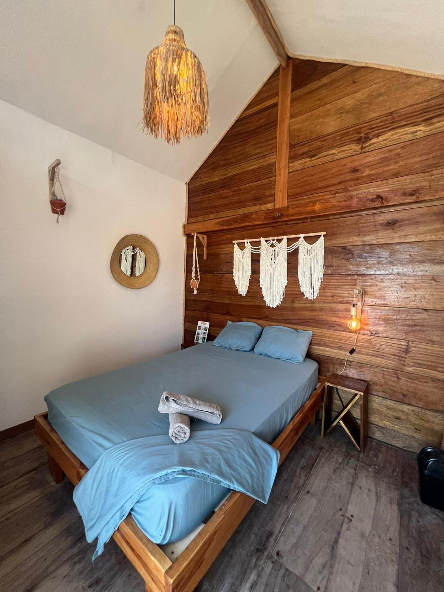 Santa Lova Eco-Hostel Isla Tintipan Tintipan Island ภายนอก รูปภาพ